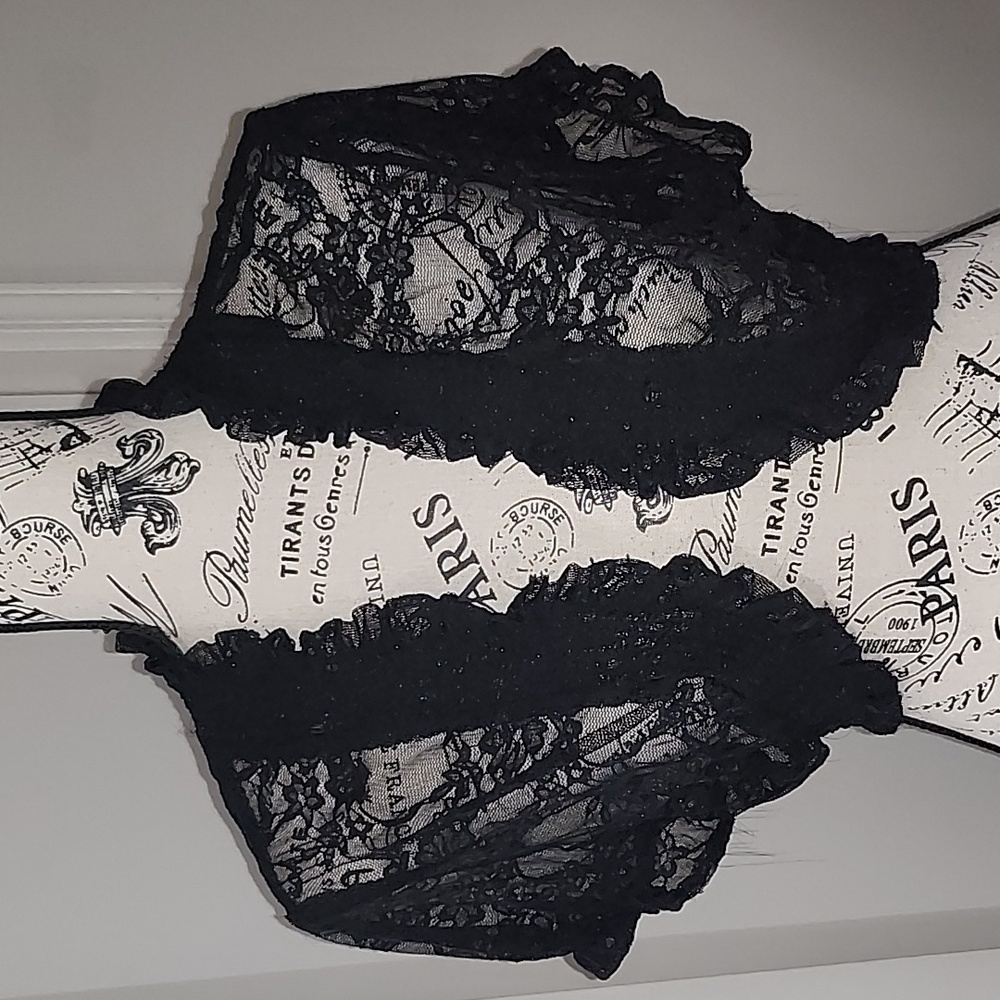 Belle Poque Black Lace Shrug